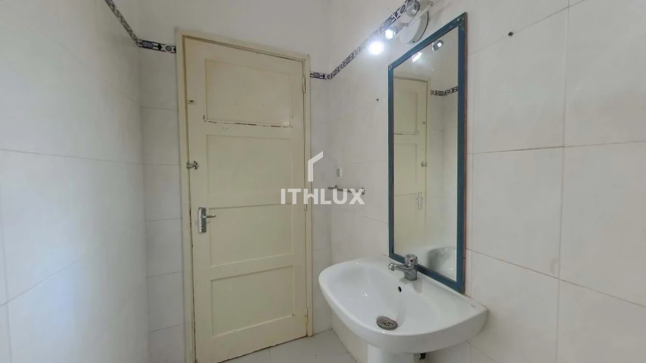 Moradia T7 para Venda em Assunção, Ajuda, Salvador e Santo Ildefonso Foto 23