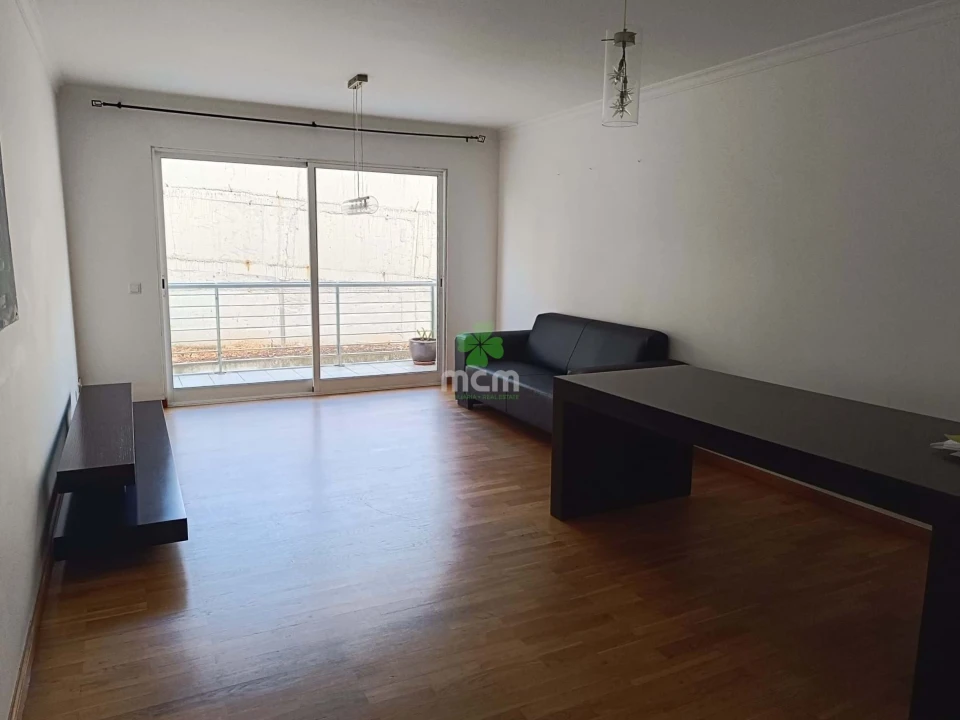 Apartamento T2 para Arrendamento em São Martinho Foto 1