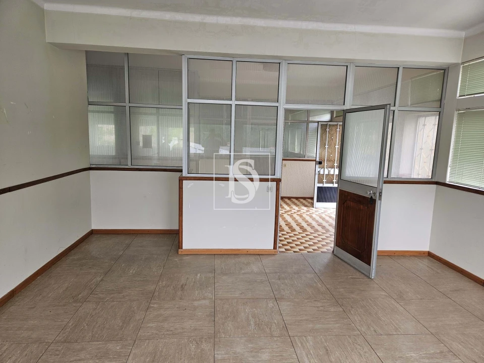 Armazém para Venda em Arões (São Romão) Foto 13