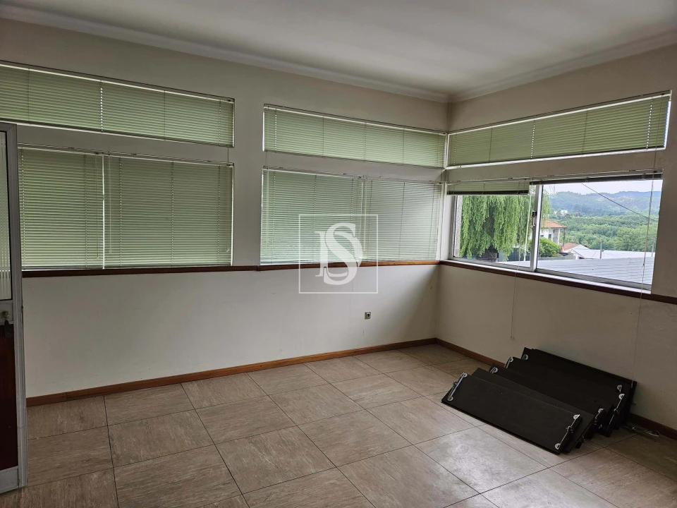 Armazém para Venda em Arões (São Romão) Foto 12