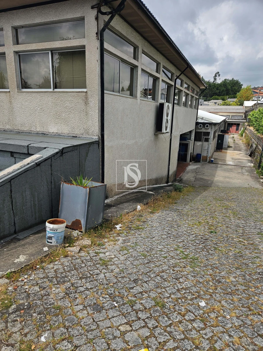 Armazém para Arrendamento em Arões (São Romão) Foto 2