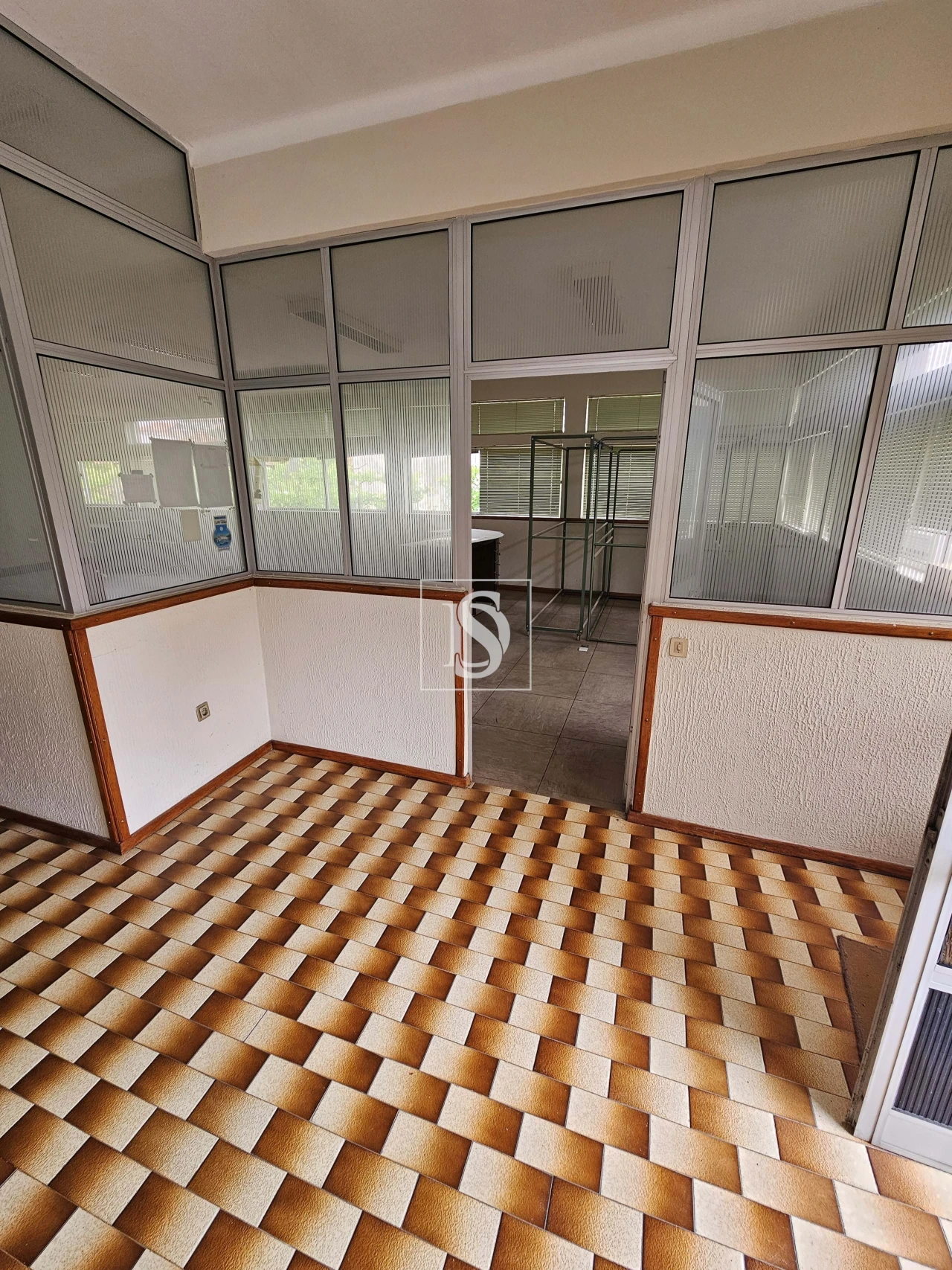 Armazém para Arrendamento em Arões (São Romão) Foto 3