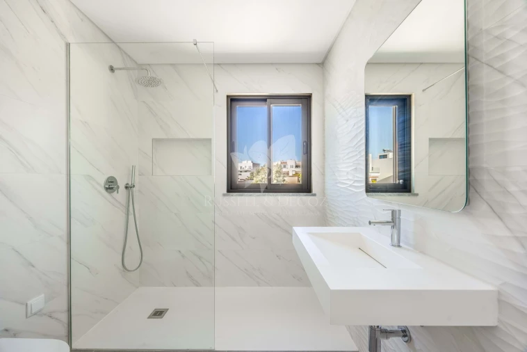 Moradia T3 para Venda em Olhão Foto 17