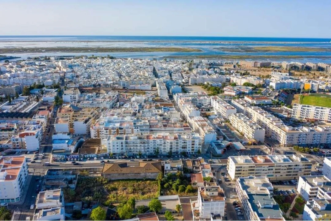 Moradia T6 para Venda em Quelfes Foto 30