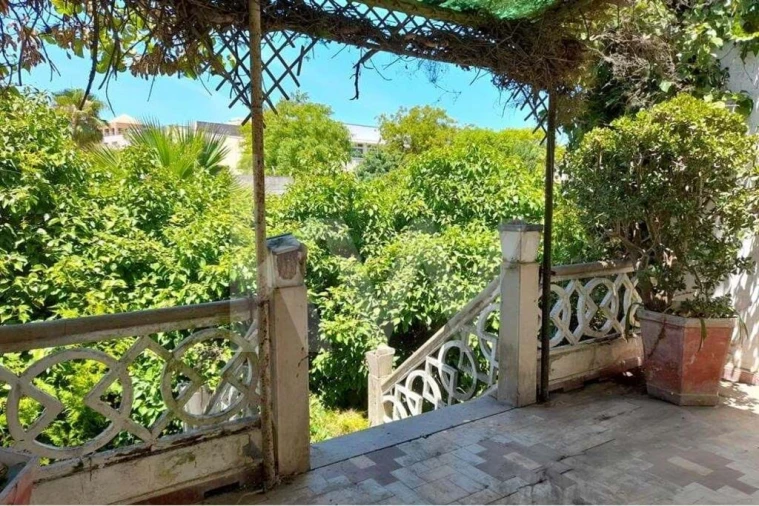 Moradia T6 para Venda em Quelfes Foto 1