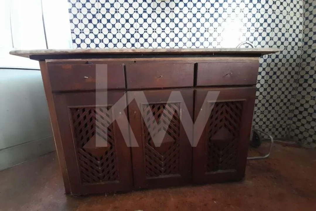 Moradia T6 para Venda em Quelfes Foto 14