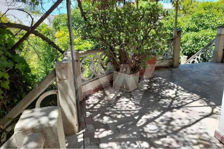 Moradia T6 para Venda em Quelfes Foto 17