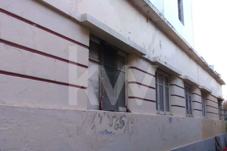 Moradia T6 para Venda em Quelfes Foto 9