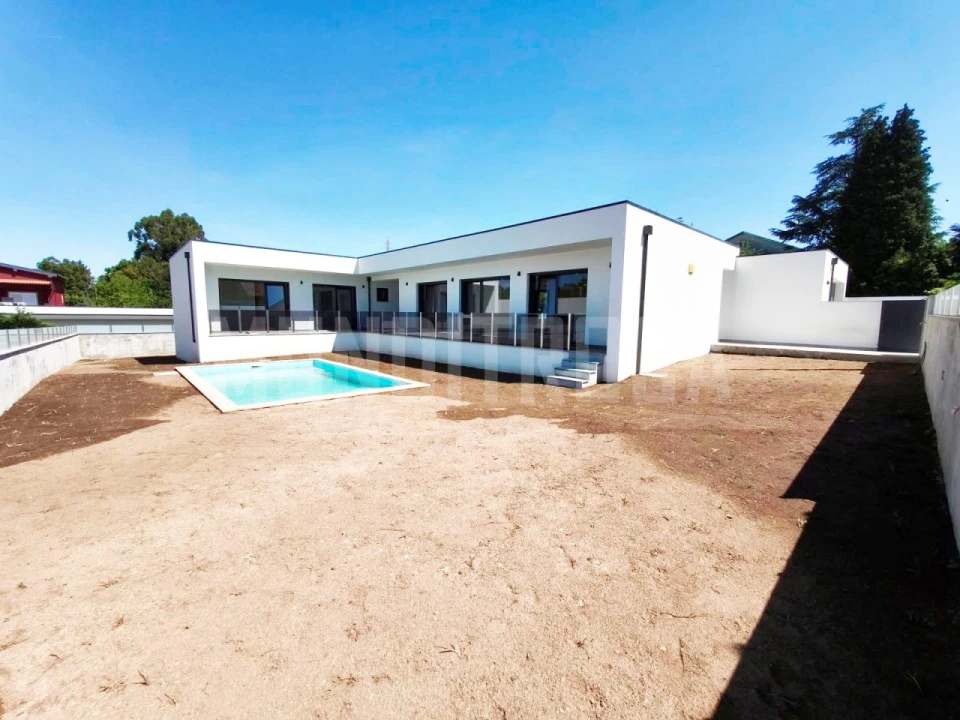 Moradia T3 para Venda em Merelim (São Paio), Panoias e Parada de Tibães Foto 9