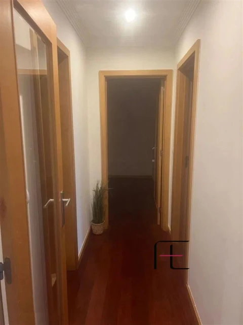 Apartamento T2 para Arrendamento em Mafamude e Vilar do Paraíso