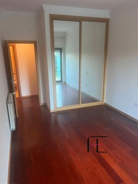 Apartamento T2 para Arrendamento em Mafamude e Vilar do Paraíso