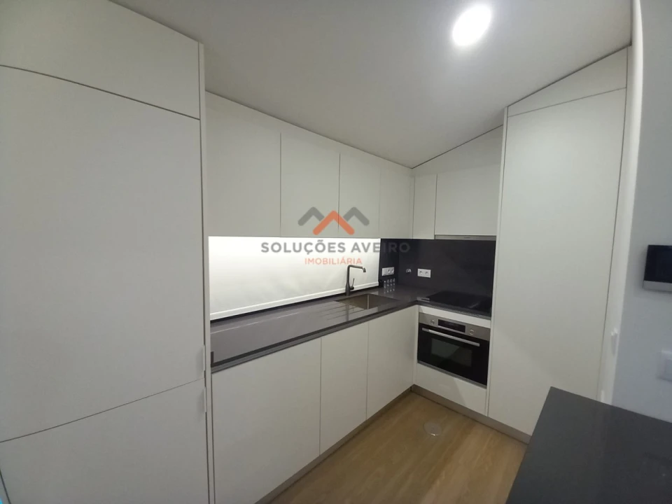 Apartamento T1 para Venda em Glória e Vera Cruz Foto 2