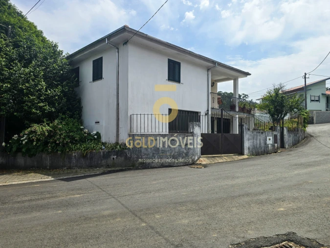 Moradia T2 para Venda em Romariz Foto 1