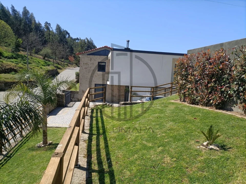 Moradia T3 para Venda em Castelões Foto 36