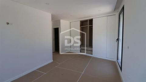 Moradia T3 para Venda em São João de Lourosa
