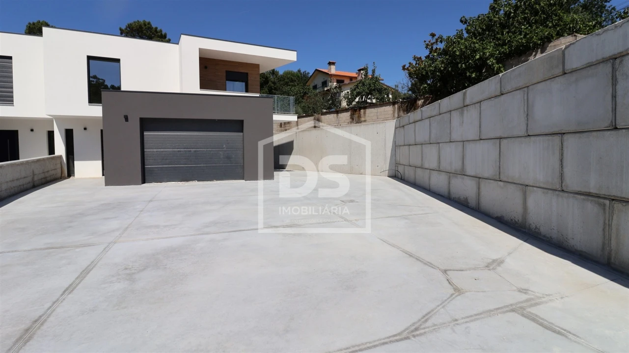 Moradia T3 para Venda em São João de Lourosa Foto 2