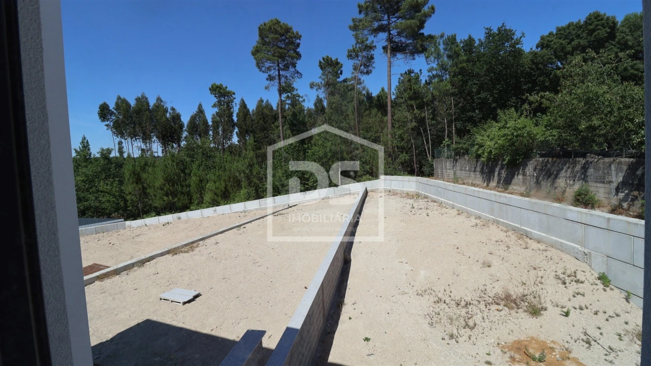 Moradia T3 para Venda em São João de Lourosa Foto 16