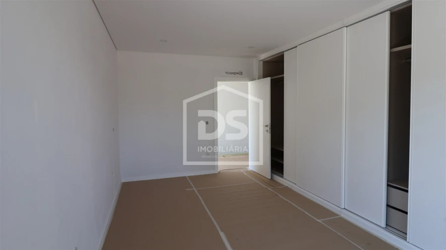 Moradia T3 para Venda em São João de Lourosa Foto 11