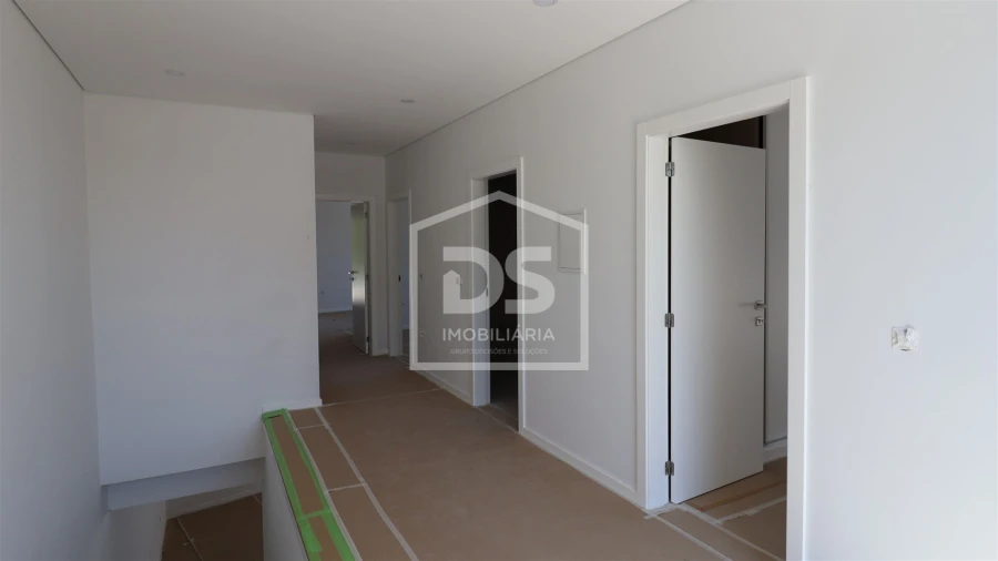 Moradia T3 para Venda em São João de Lourosa Foto 8