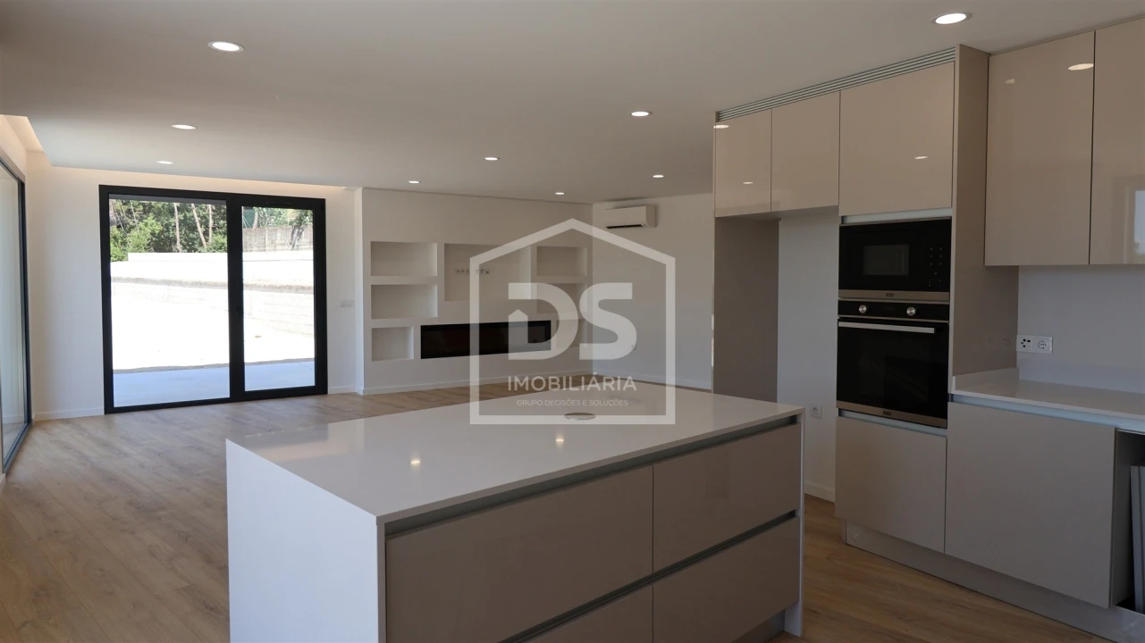 Moradia T3 para Venda em São João de Lourosa Foto 7