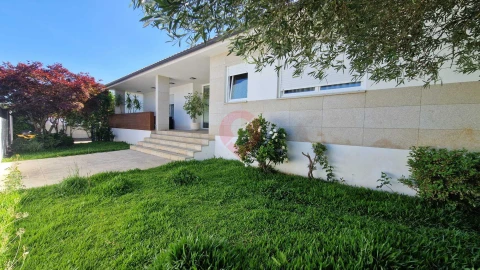 Moradia T4 para Venda em Mazedo e Cortes