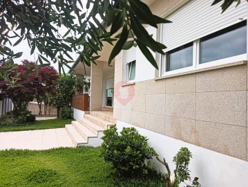 Moradia T4 para Venda em Mazedo e Cortes