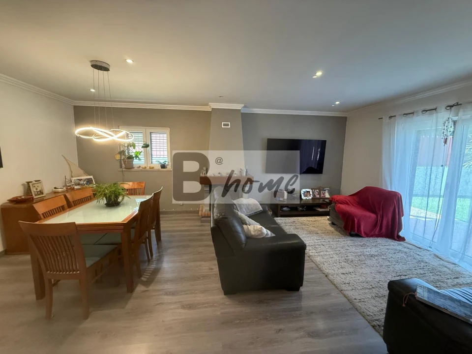 Moradia T5 para Venda em Seixal, Arrentela e Aldeia de Paio Pires Foto 3