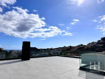 Apartamento T6 para Venda em Funchal (São Pedro)