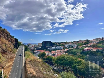 Apartamento T6 para Venda em Funchal (São Pedro)