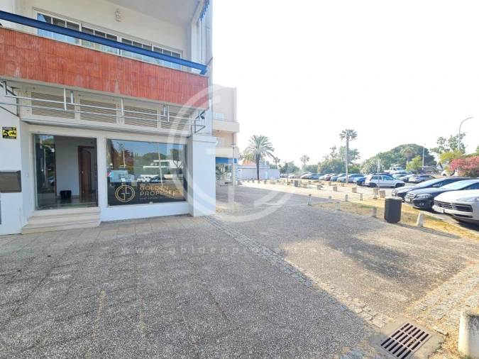 Escritório para Arrendamento em Quarteira Foto 8