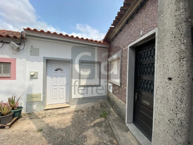 Moradia T1 para Venda em Alcanhões Foto 2