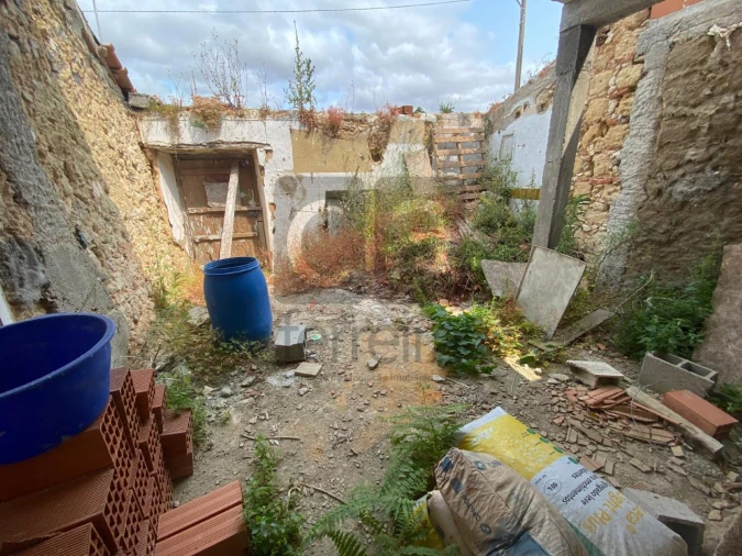 Moradia T1 para Venda em Alcanhões Foto 5