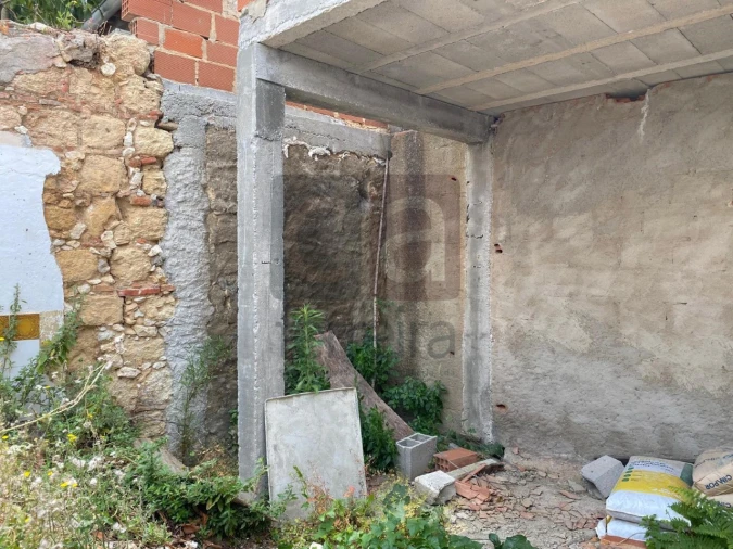 Moradia T1 para Venda em Alcanhões Foto 8