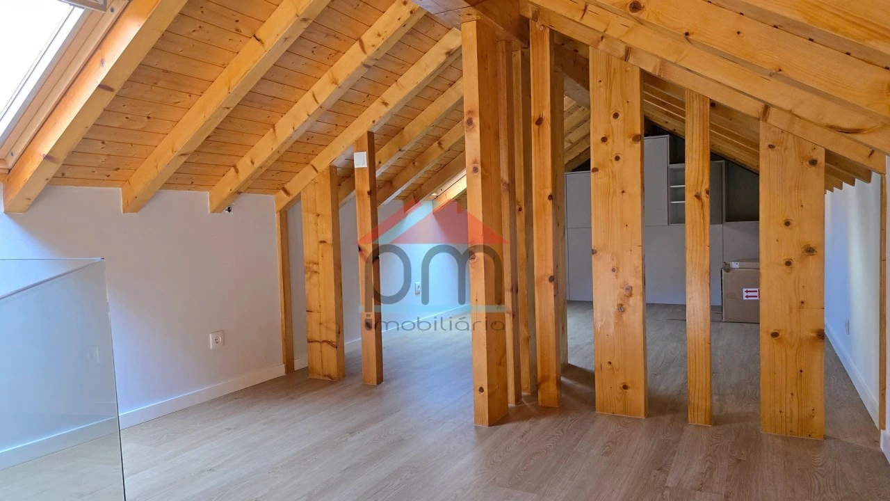 Moradia T10 para Venda em Vila Praia de Ancora Foto 6