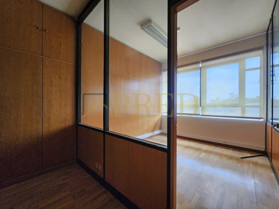 Escritório para Arrendamento em Pedroso e Seixezelo Foto 4