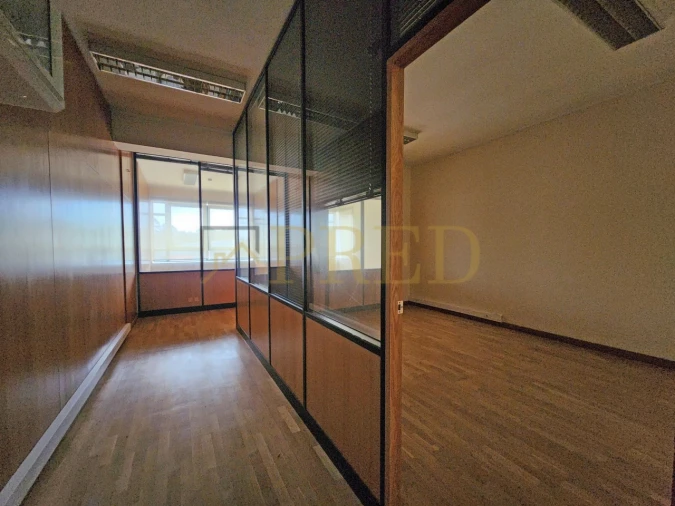 Escritório para Arrendamento em Pedroso e Seixezelo Foto 3