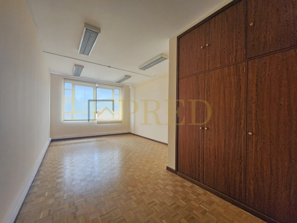 Escritório para Arrendamento em Pedroso e Seixezelo Foto 3