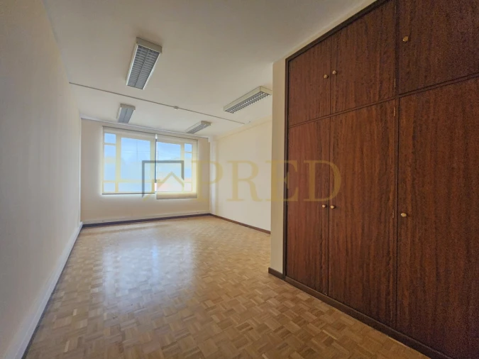 Escritório para Arrendamento em Pedroso e Seixezelo Foto 3