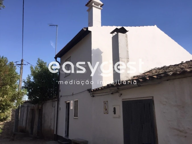 Moradia T2 para Venda em Longroiva Foto 1