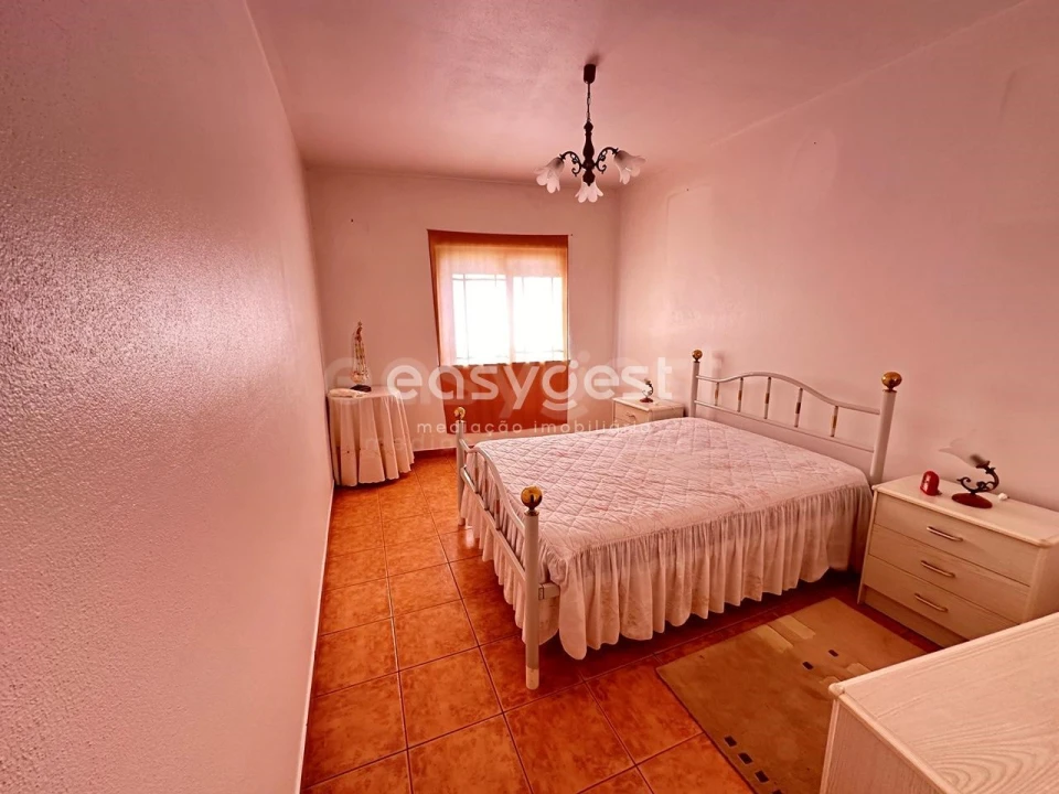 Moradia T4 para Venda em Açoreira Foto 8