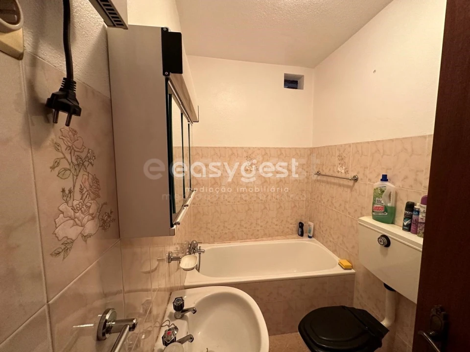 Moradia T4 para Venda em Açoreira Foto 9