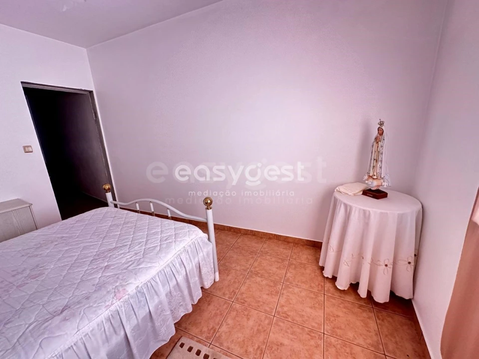 Moradia T4 para Venda em Açoreira Foto 11