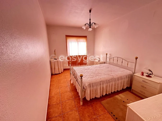 Moradia T4 para Venda em Açoreira Foto 8