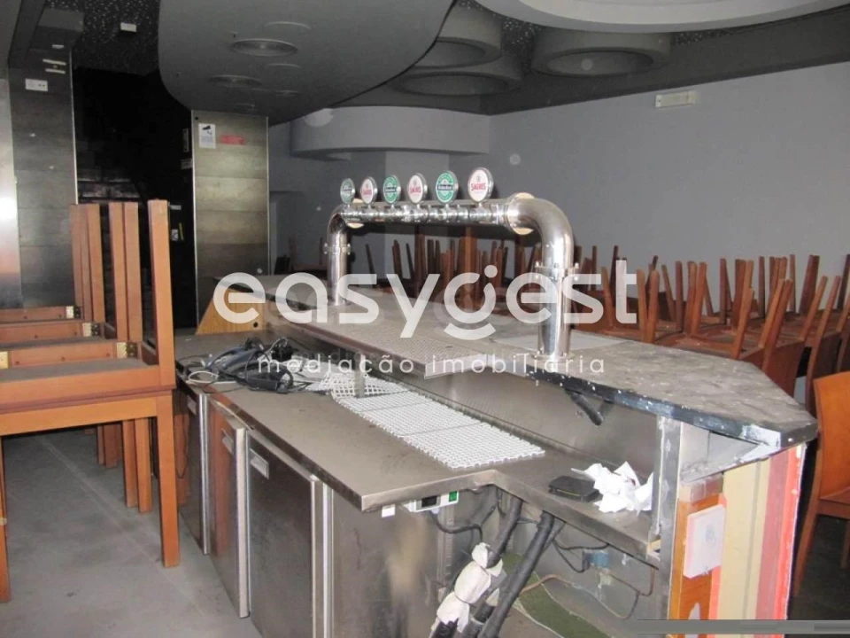 Prédio para Venda em Santa Maria, São Pedro e Matacães Foto 4