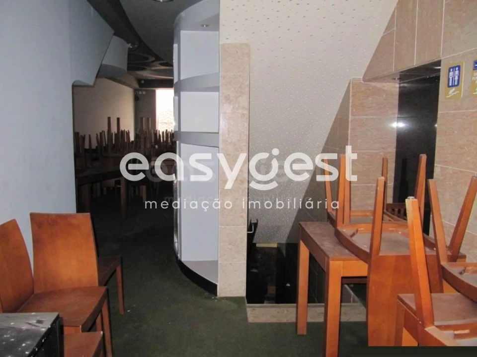 Prédio para Venda em Santa Maria, São Pedro e Matacães Foto 7