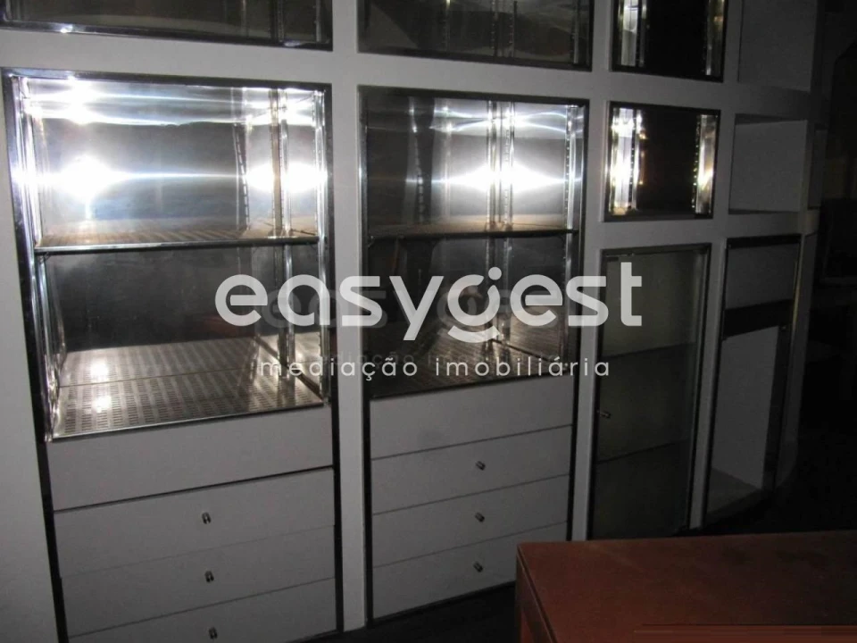 Prédio para Venda em Santa Maria, São Pedro e Matacães Foto 9