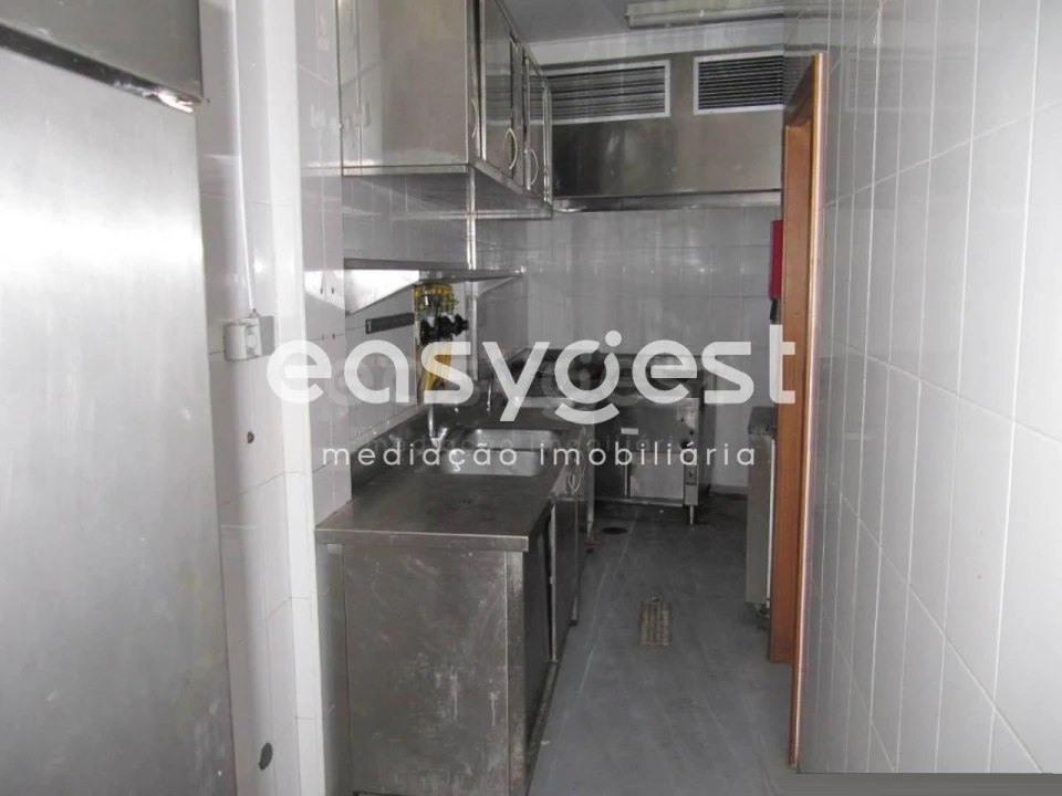 Prédio para Venda em Santa Maria, São Pedro e Matacães Foto 15