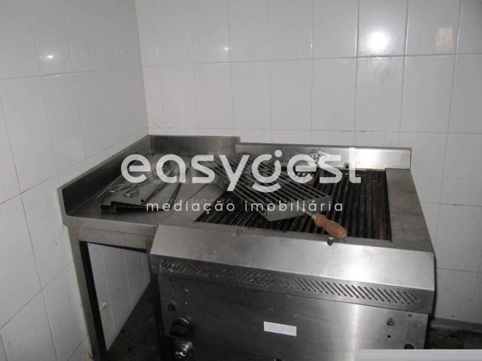 Prédio para Venda em Santa Maria, São Pedro e Matacães Foto 17