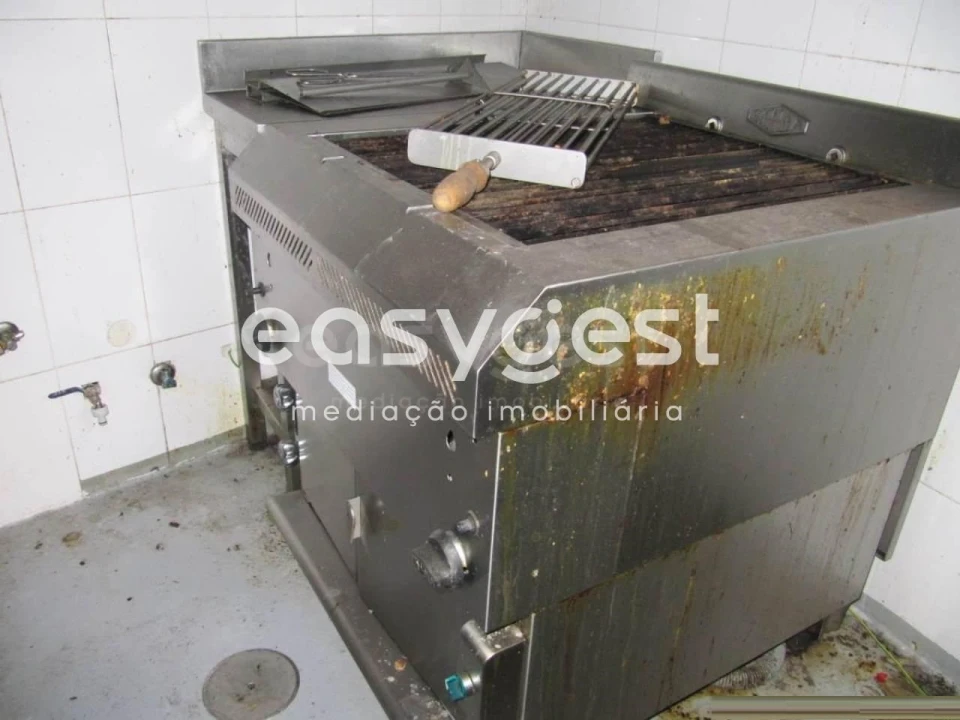 Prédio para Venda em Santa Maria, São Pedro e Matacães Foto 18