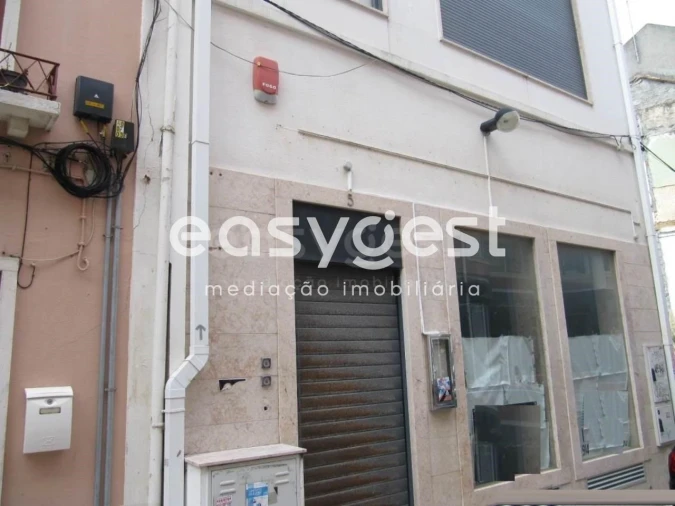 Prédio para Venda em Santa Maria, São Pedro e Matacães Foto 2